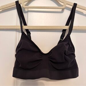 Skims Seamless Sculpt Bralette Onyx‼️Must bundle with others items in bundle‼️